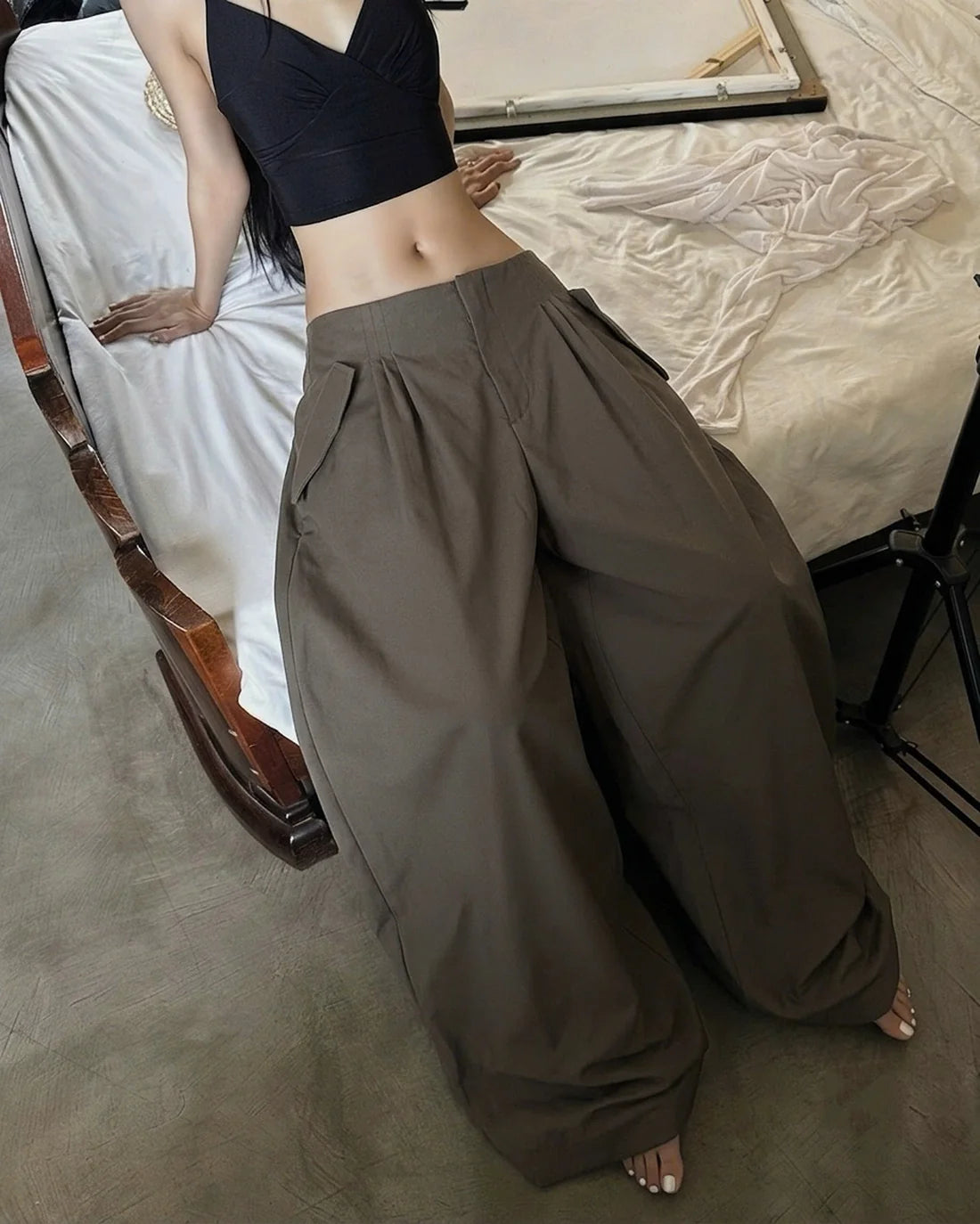 IUE STUDIO MATCHA CROISSANT BAGGY PANTS