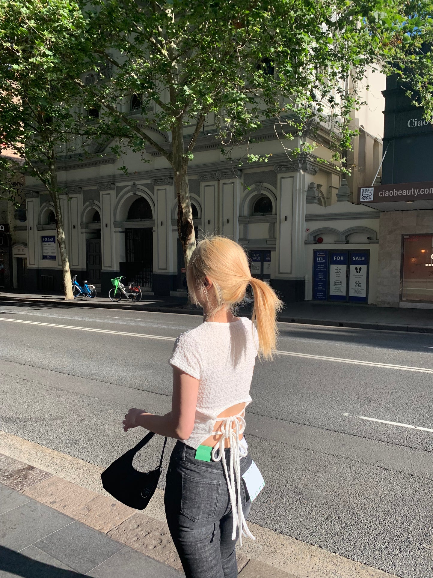 Embo back details top