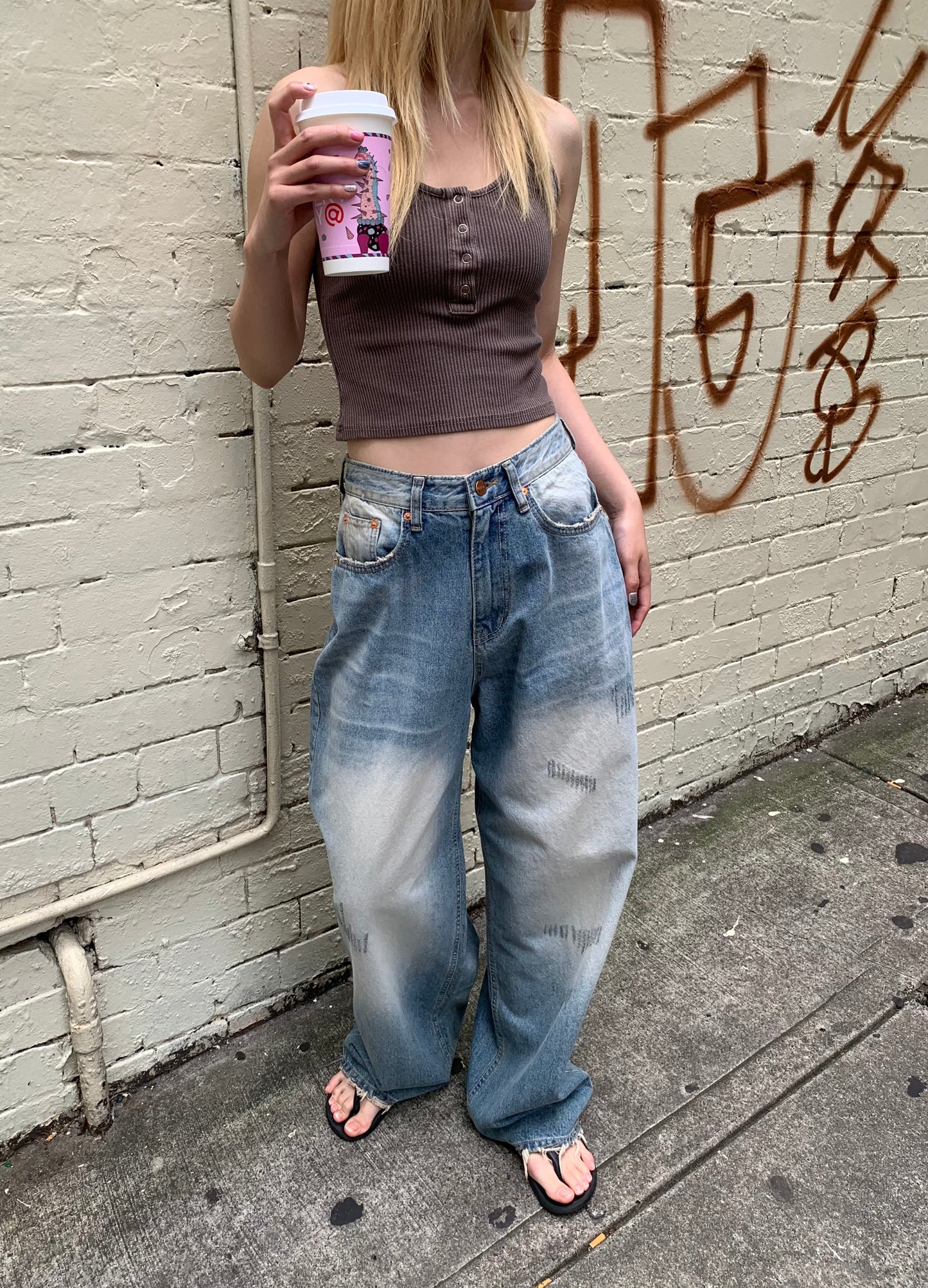 Scratch wide jeans