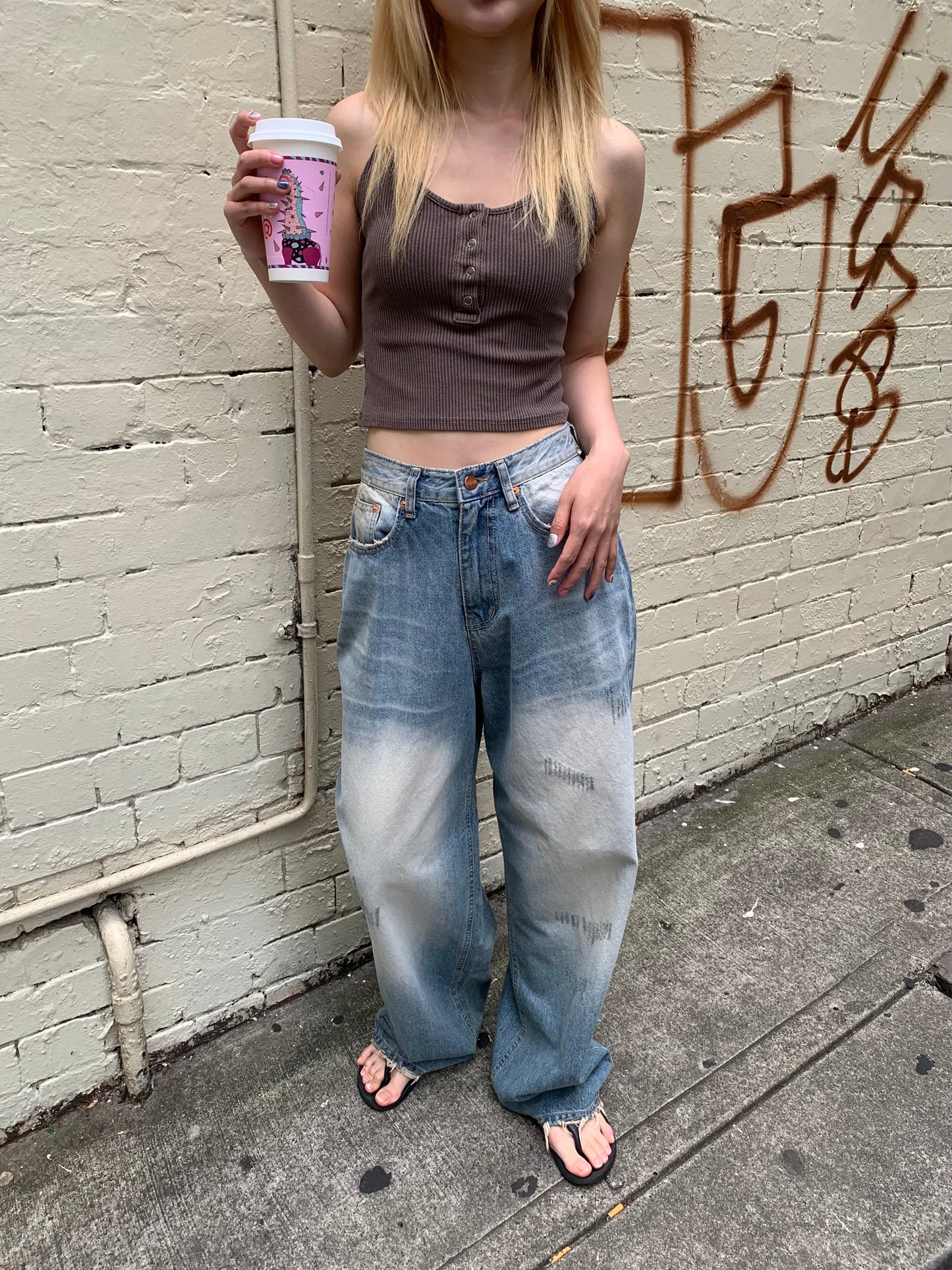 Scratch wide jeans