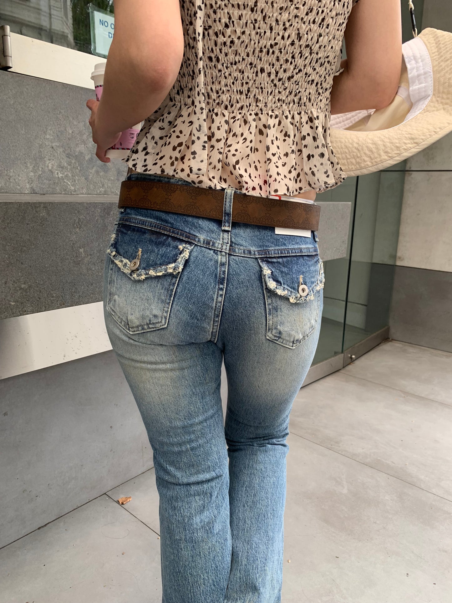 Back pocket low-waist jeans
