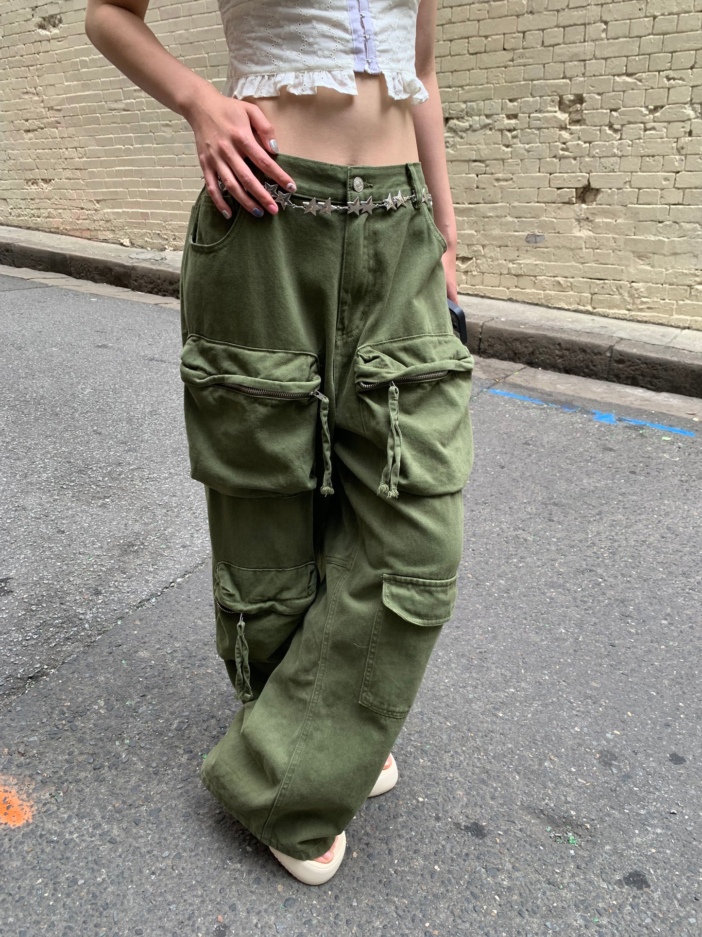 Pocket details pants