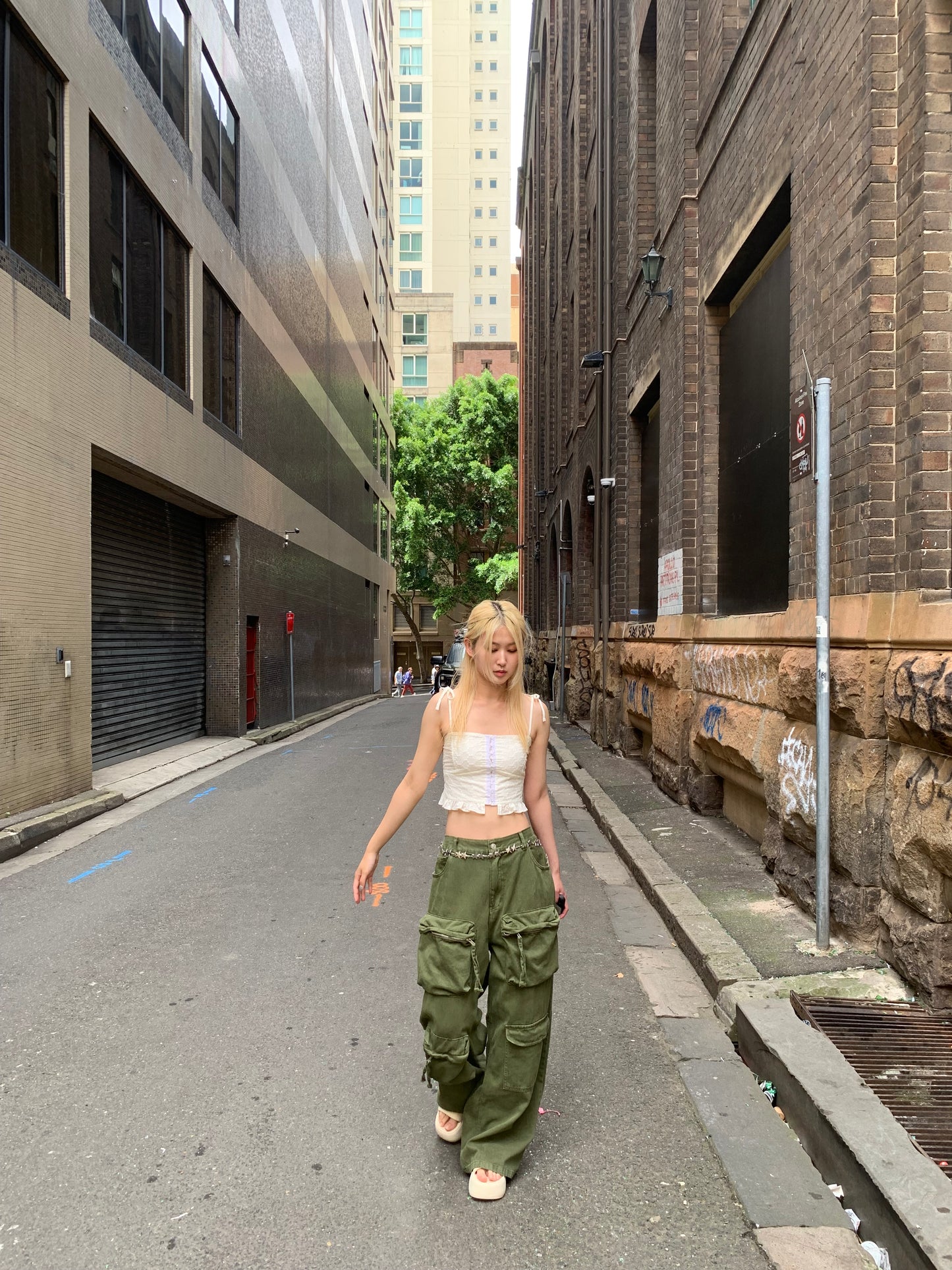 Pocket details pants