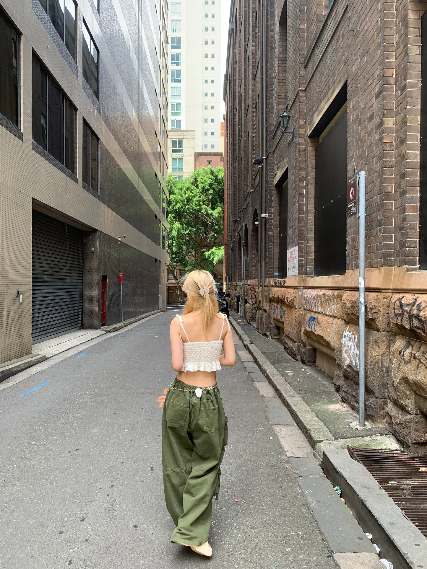 Pocket details pants