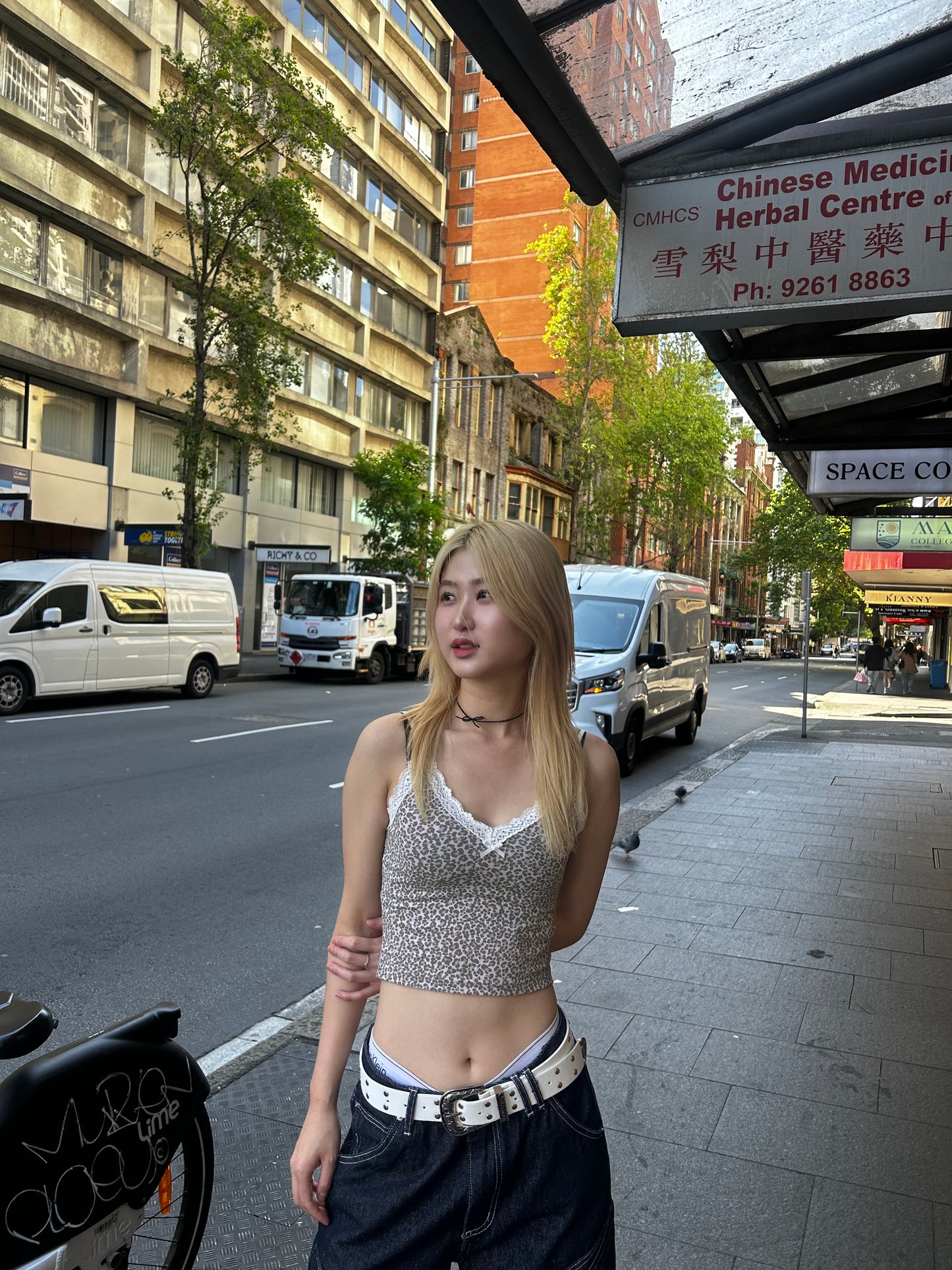 Leopard lace sleeveless top