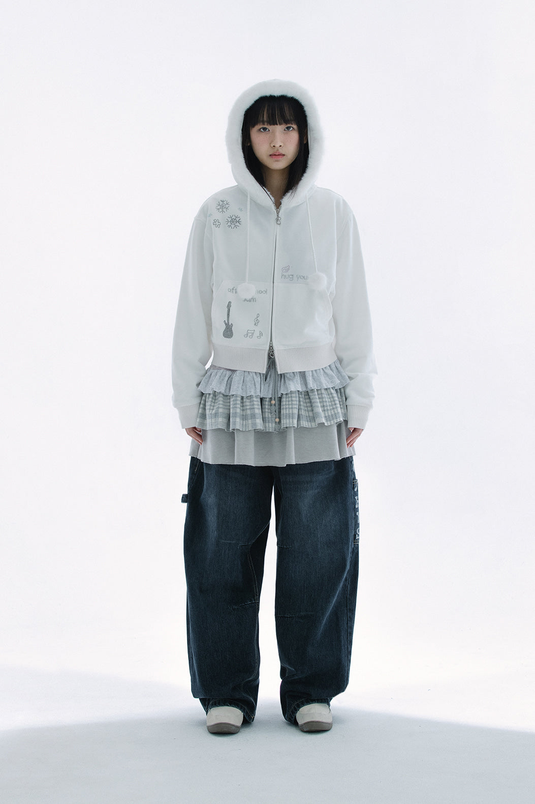 HUGYOURSKIN HOTFIX FUR HOODIE ZIP UP WHITE [HAEWON,YENA WEARS]