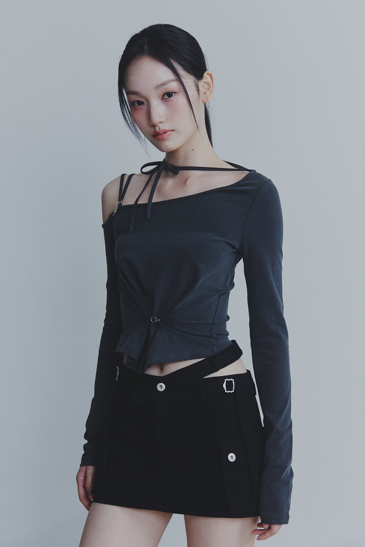 PAINORPLEASURE ROBY HOOK LONG SLEEVE CHARCOAL