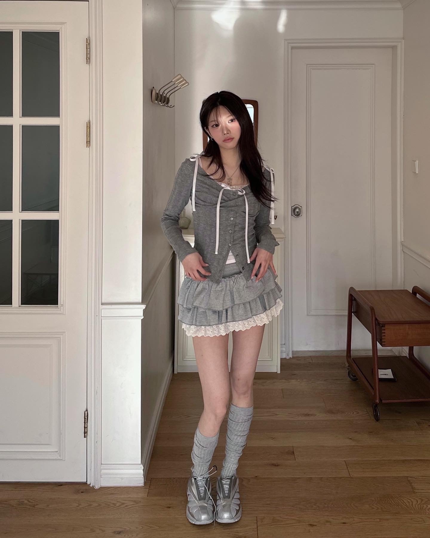 NEWALRIN ROSIE TWIST BOTTON TOP GREY/WHITE/BLACK/PINK