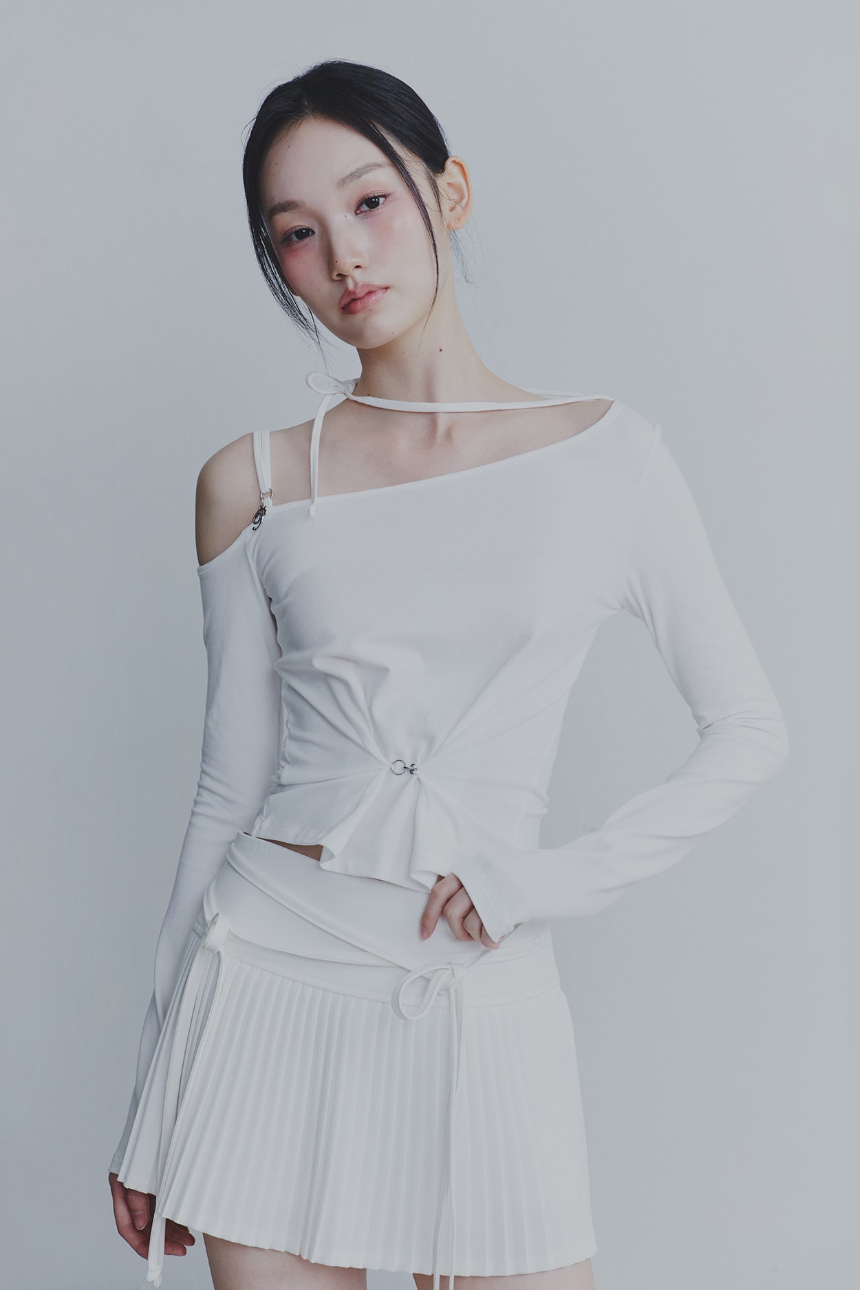 PAINORPLEASURE ROBY HOOK LONG SLEEVE WHITE