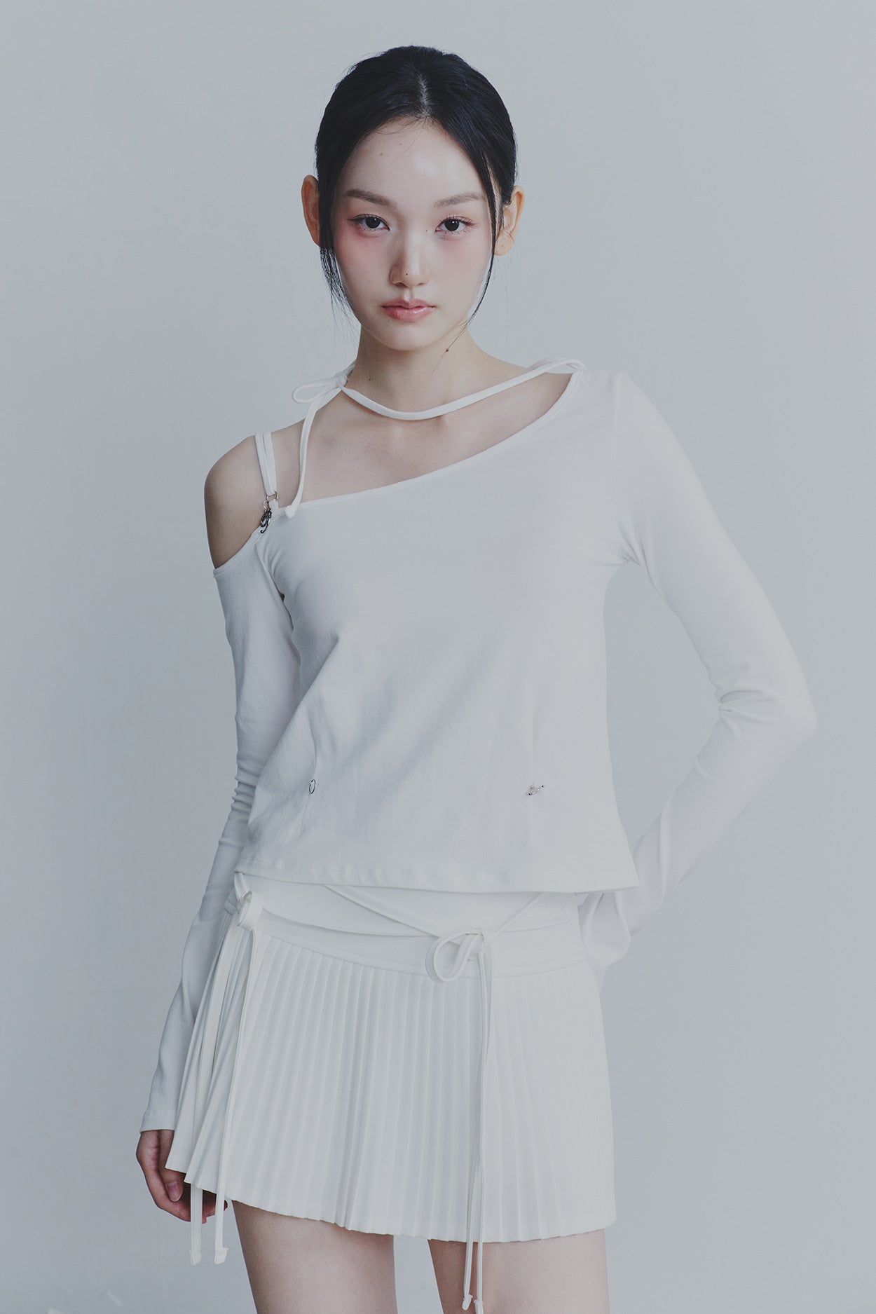 PAINORPLEASURE ROBY HOOK LONG SLEEVE WHITE