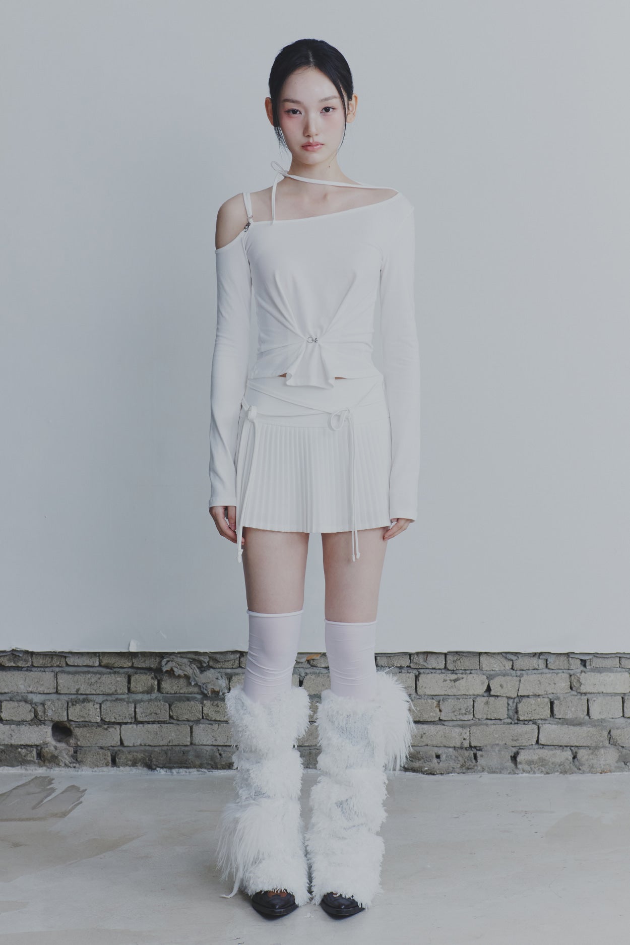 PAINORPLEASURE ROBY HOOK LONG SLEEVE WHITE