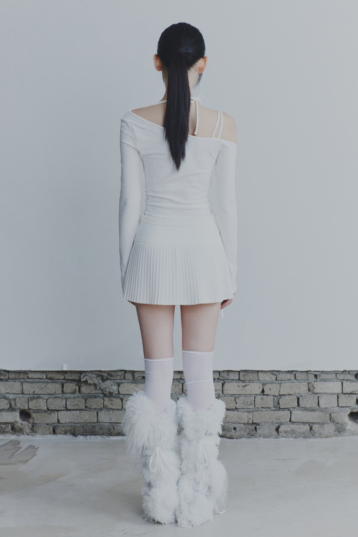 PAINORPLEASURE ROBY HOOK LONG SLEEVE WHITE