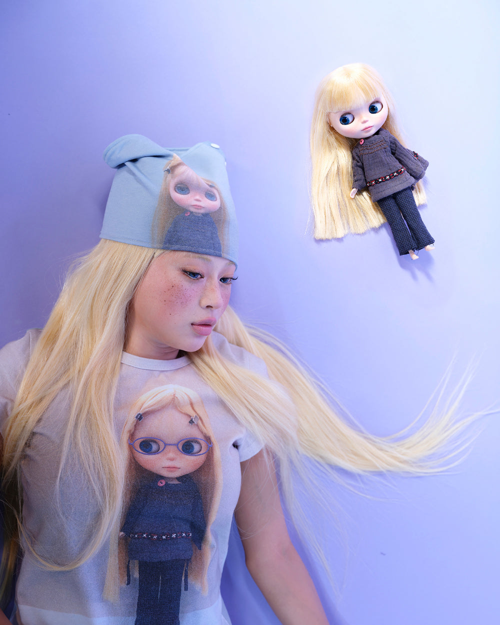 COYSEIO X BLYTHE GRAPHIC T-SHIRT LIGHT BLUE