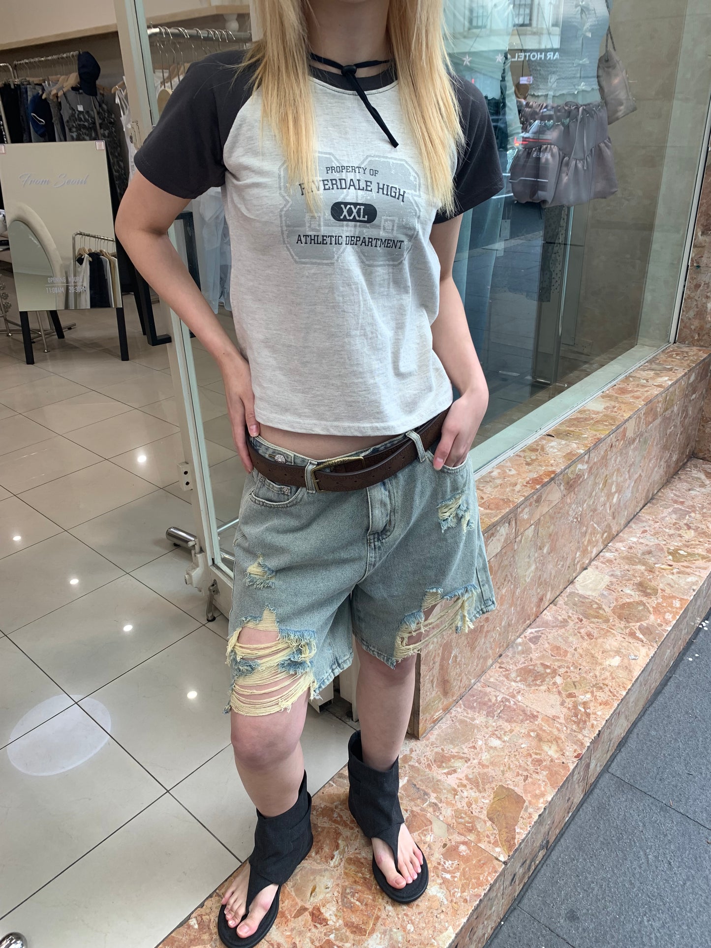 Vintage ripped bermuda jeans