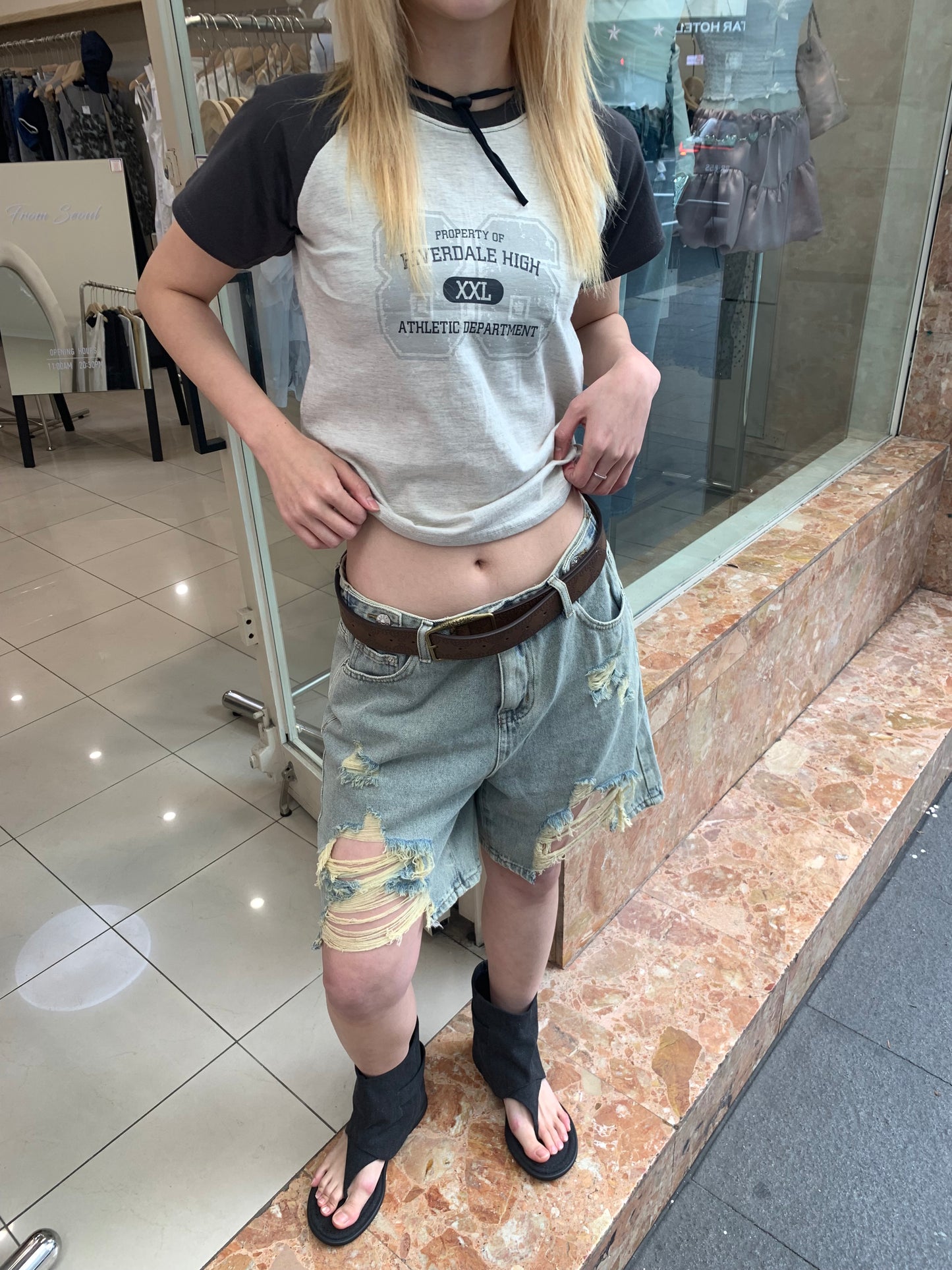 Vintage ripped bermuda jeans