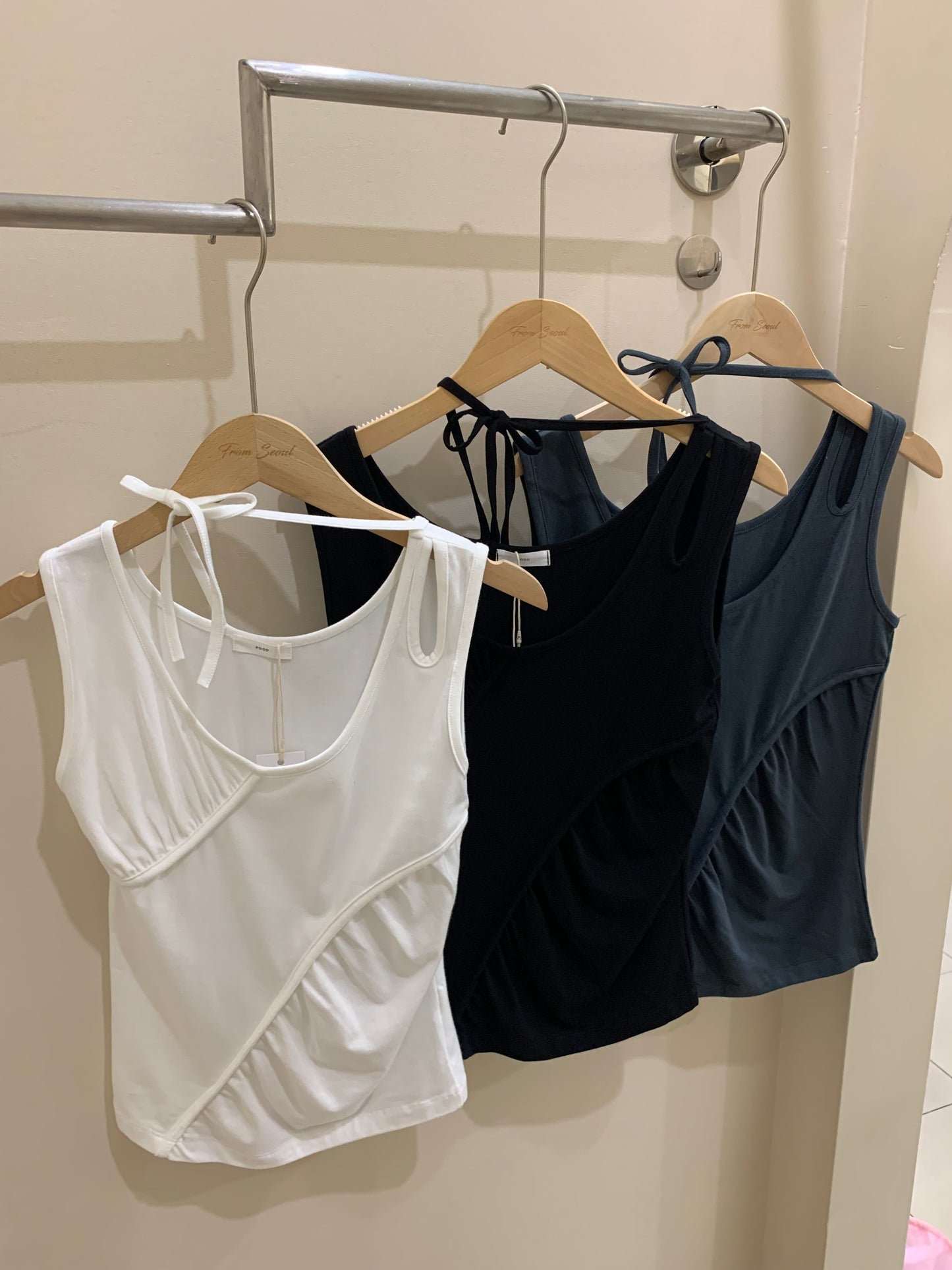 Shirring sleeveless top