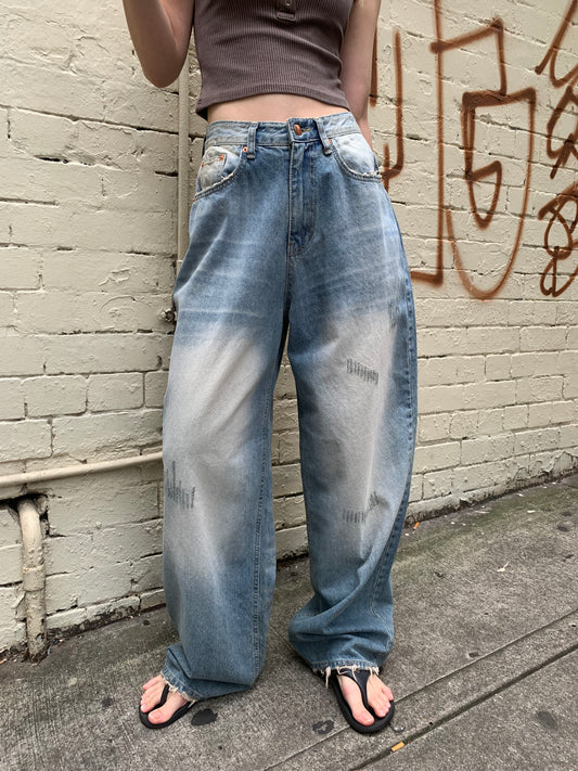 Scratch wide jeans