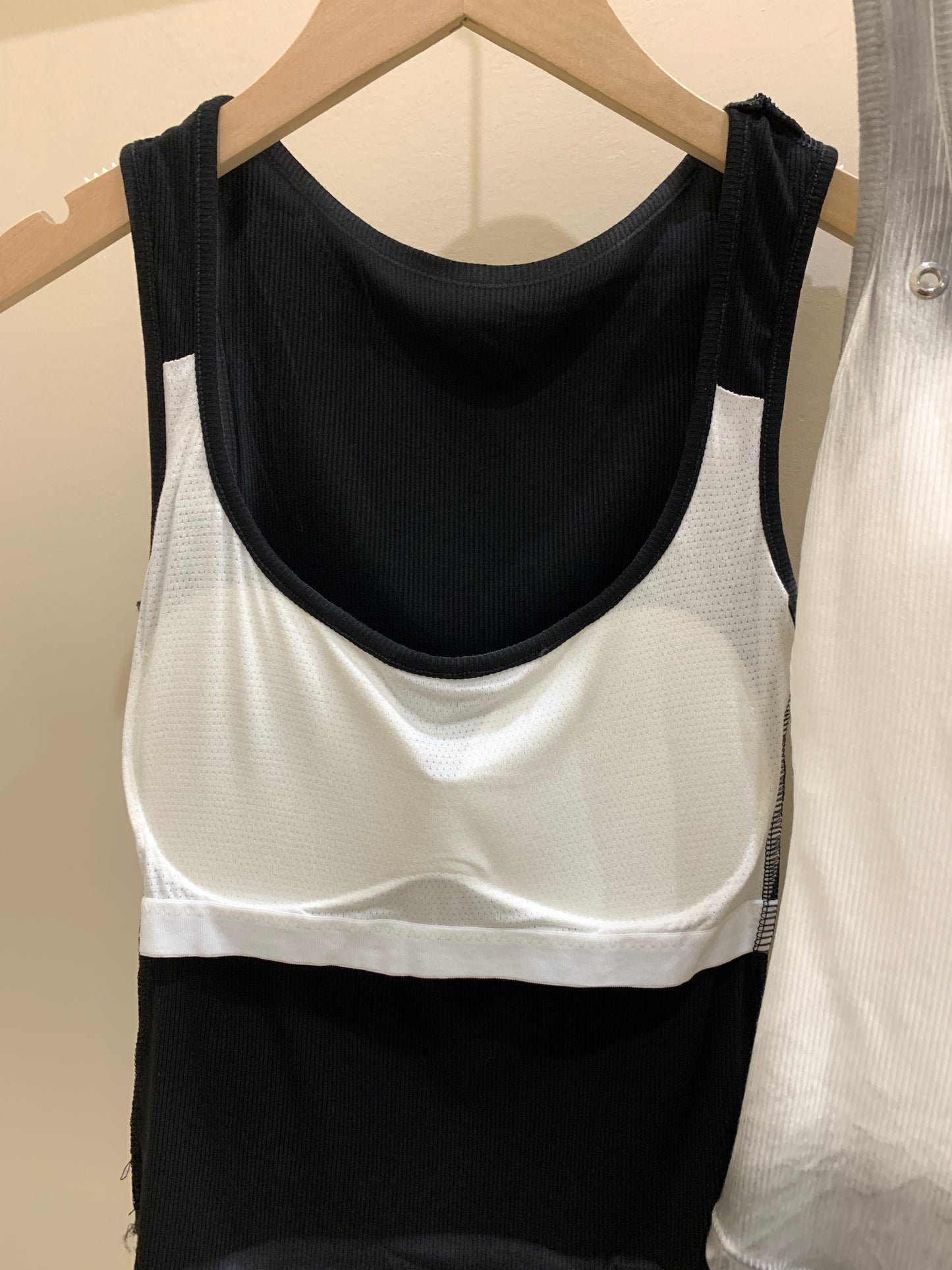 Grunge washing sleeveless
